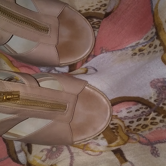 Michael Kors Wedge Sandal - Picture 4 of 8